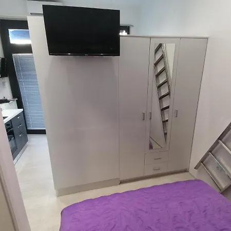 Rose By The & Tennis Courts ספליט