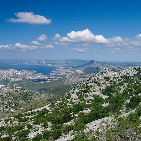 Rose By The & Tennis Courts *